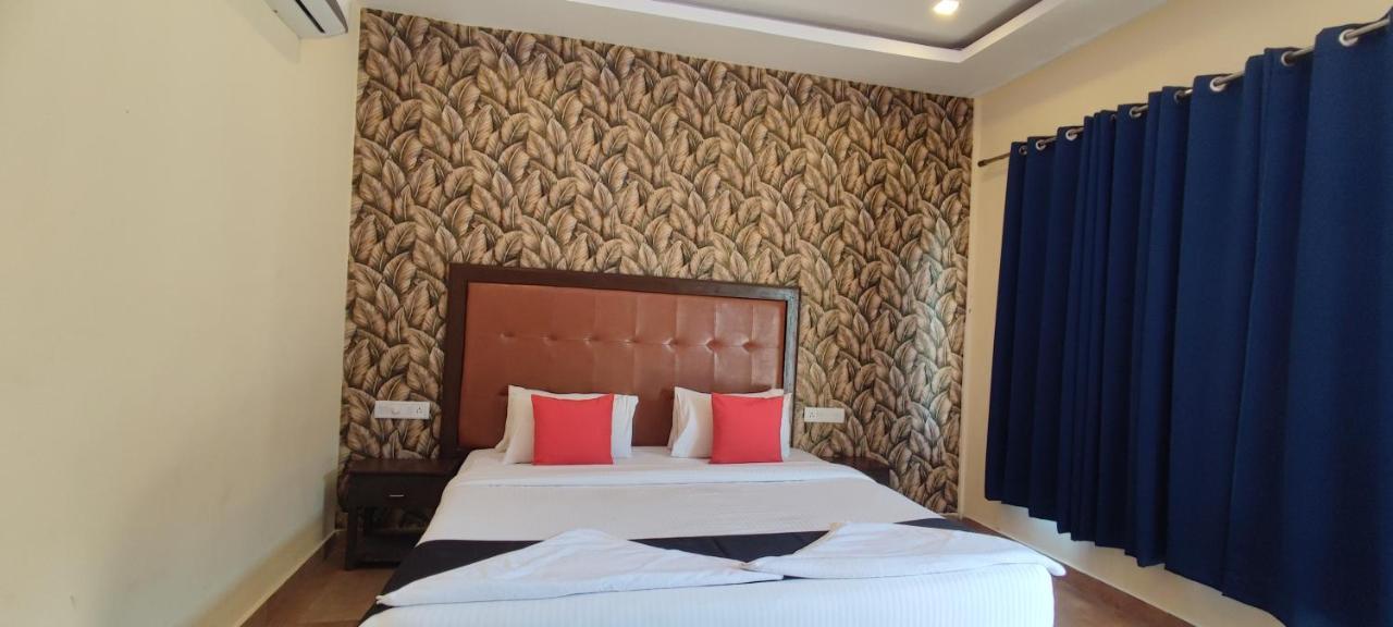 Royal Tulip Beach Cottages Arambol Exterior photo