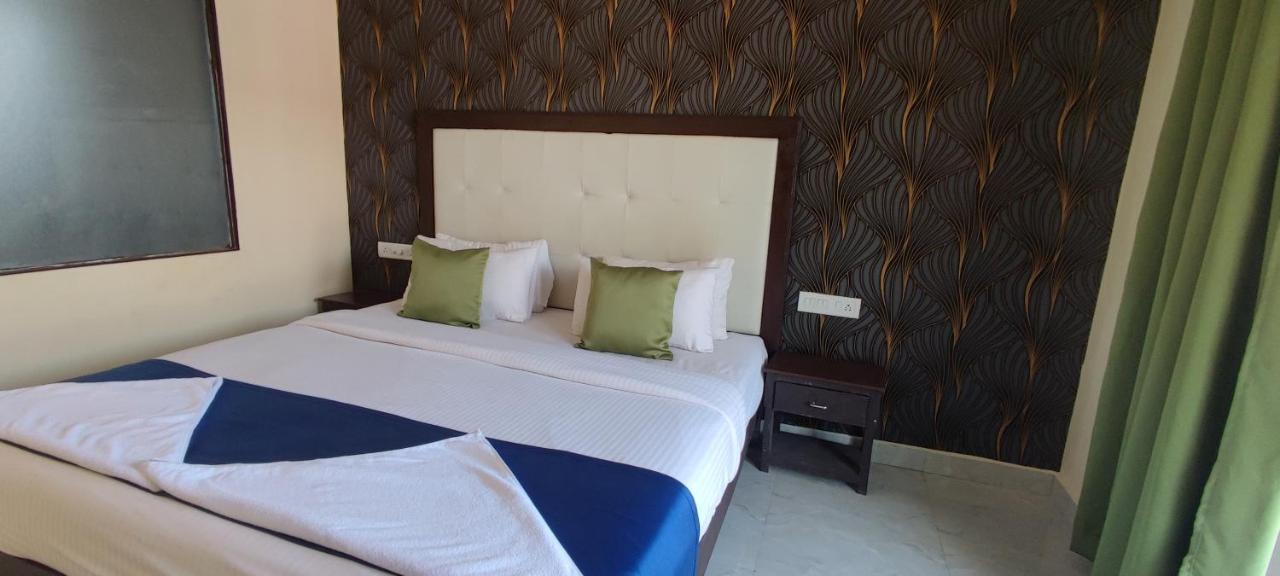 Royal Tulip Beach Cottages Arambol Exterior photo